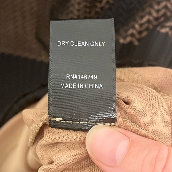 Aakaa Dress - Picture 5 of 8